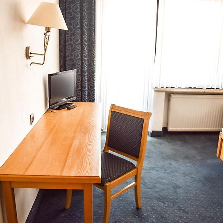 Hotel Bergwiesen - Zimmer Mit Balkon Oder Terasse Lohr am Main Exterior photo