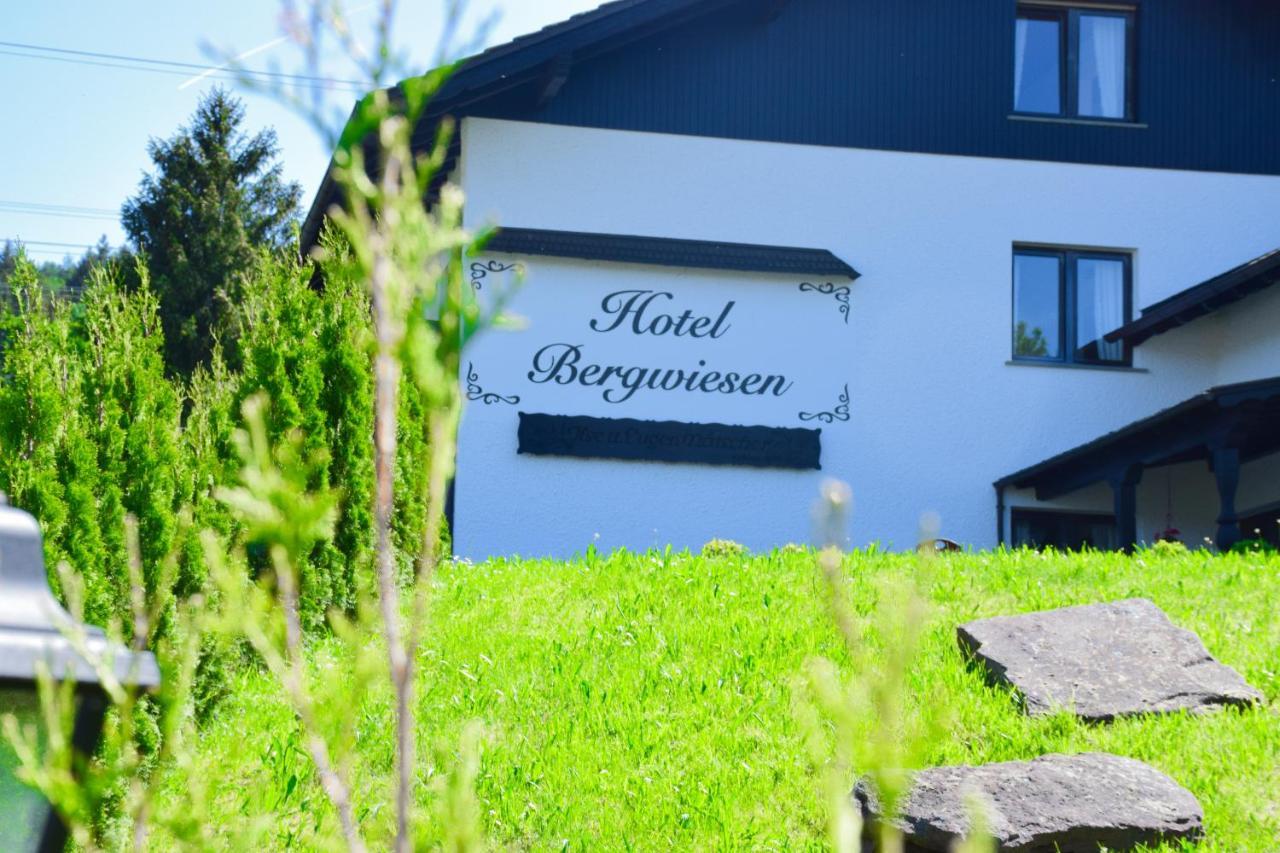 Hotel Bergwiesen - Zimmer Mit Balkon Oder Terasse Lohr am Main Exterior photo