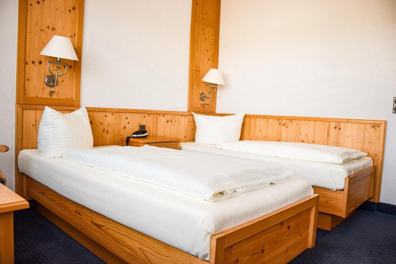 Hotel Bergwiesen - Zimmer Mit Balkon Oder Terasse Lohr am Main Exterior photo