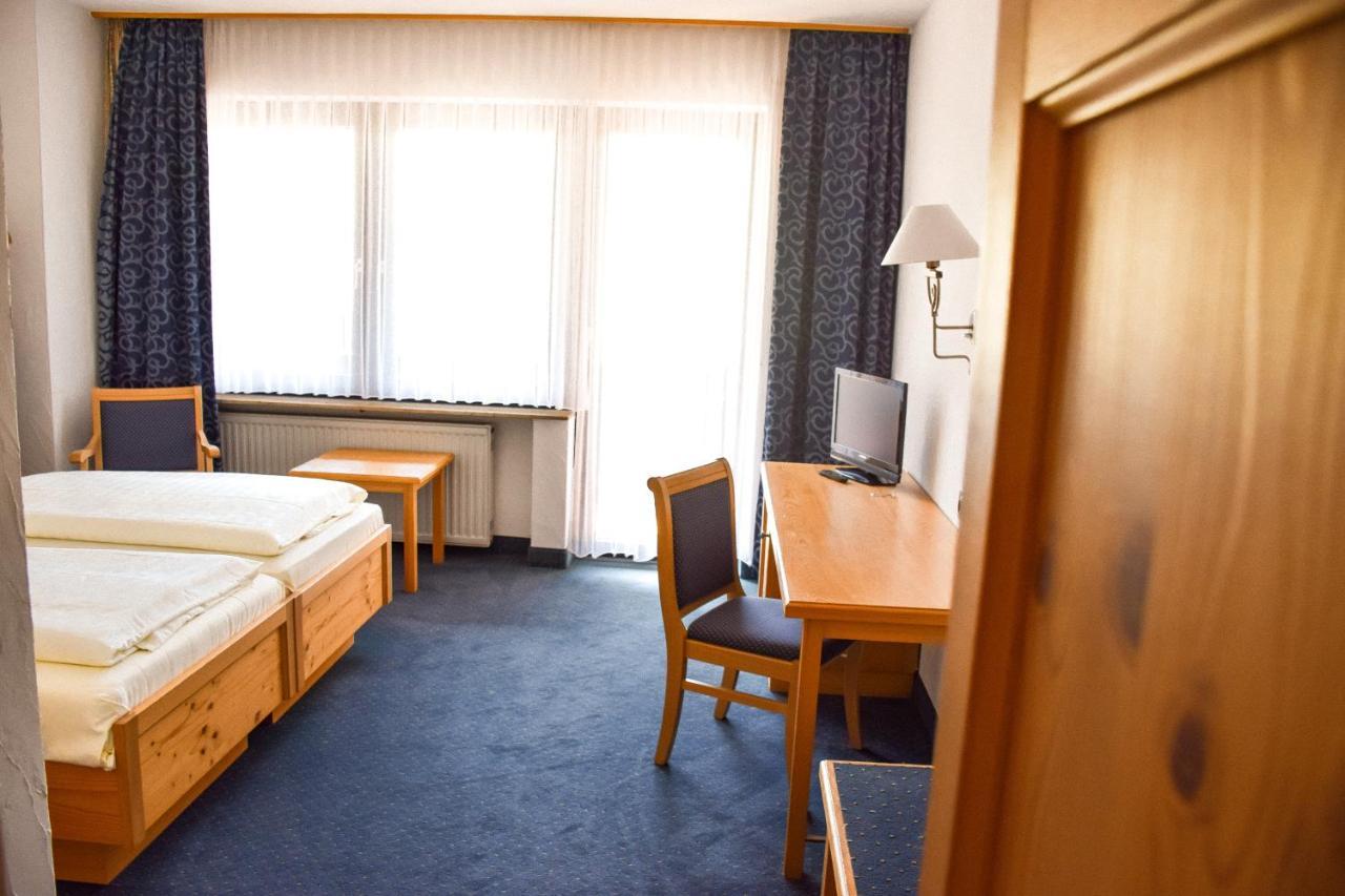Hotel Bergwiesen - Zimmer Mit Balkon Oder Terasse Lohr am Main Exterior photo